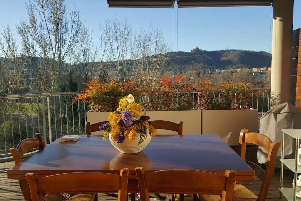 Appartamento Vista San Luca Con Terrazza Panoramica Bologna Eksteriør billede
